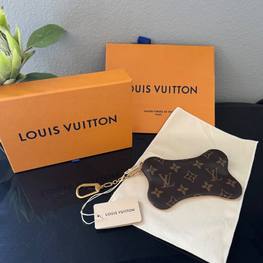 BRAND NEW!  Louis Vuitton Bone Wallet